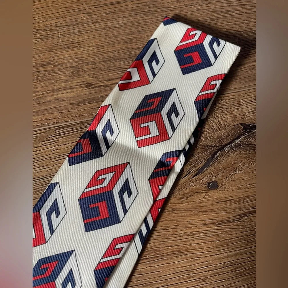 GUCCI-AUTHENTIC (NWT) Blue/Cream/Red Silk Twilly Scarf - Picture 6 of 10